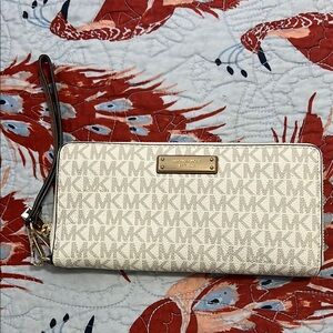 Michael Kors White Wristlet